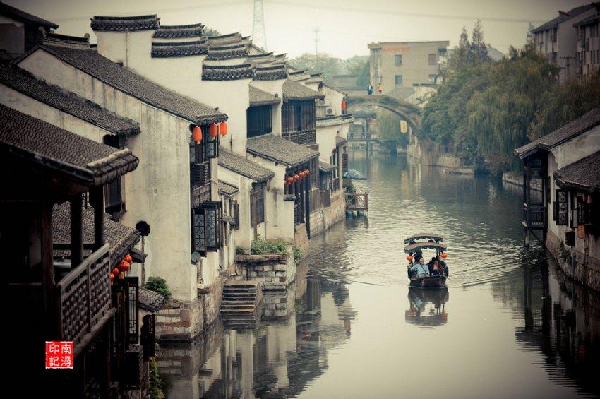 冯绍峰与景甜浪漫恋情曝光！对景甜给予了大力支持，粉丝大呼过瘾
